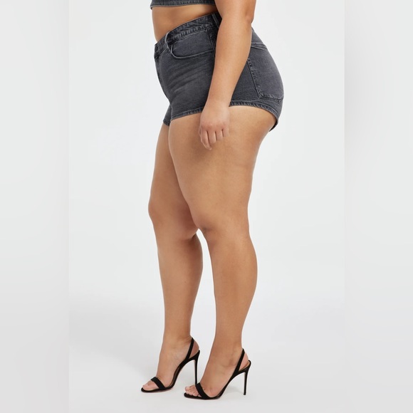 Good American Micro Denim Shorts - Picture 3 of 6